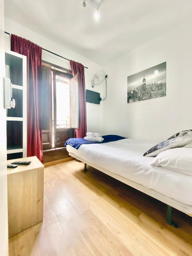 Gran Via Sol Rooms Madryt Zewnętrze zdjęcie