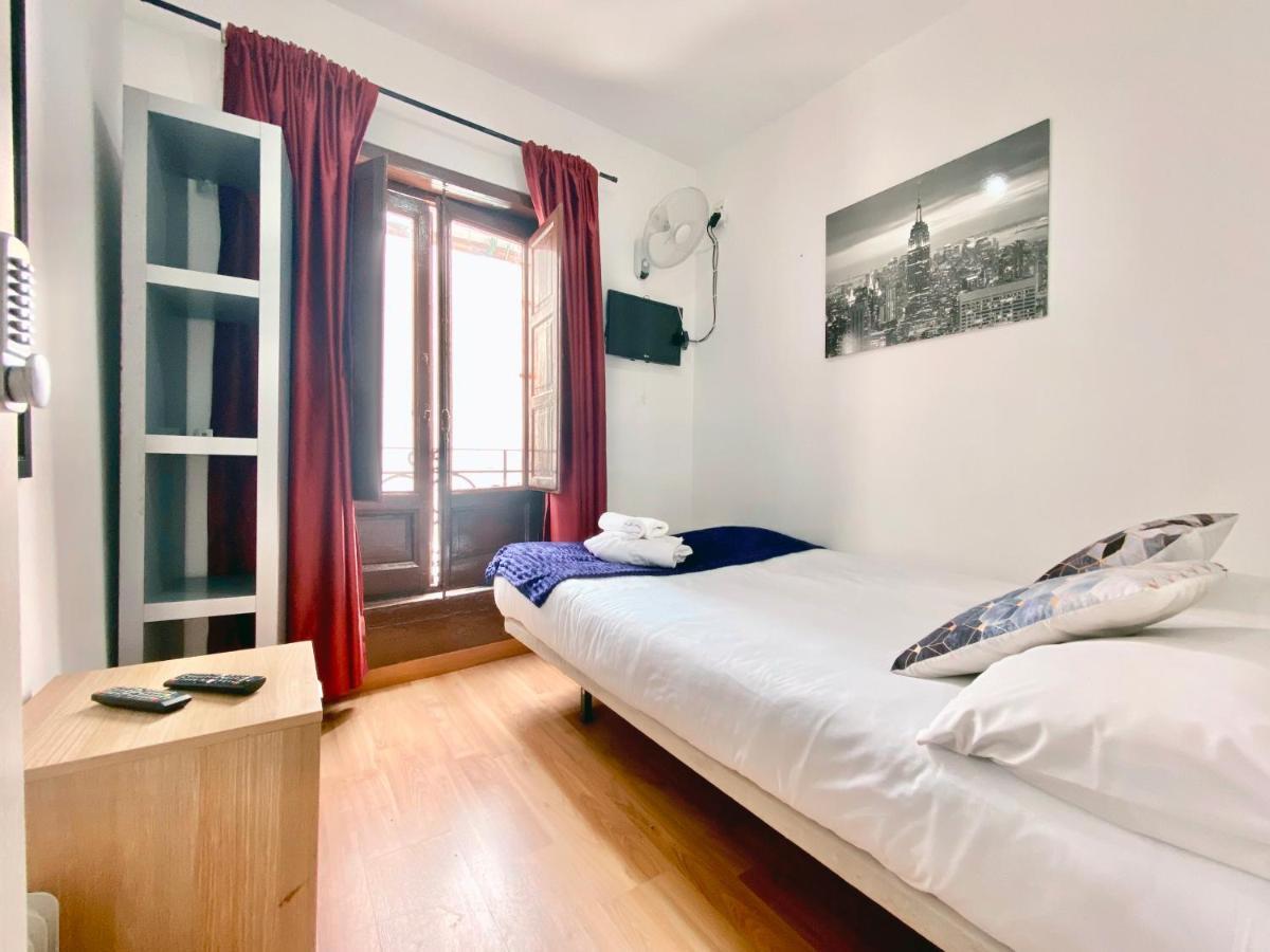 Gran Via Sol Rooms Madryt Zewnętrze zdjęcie